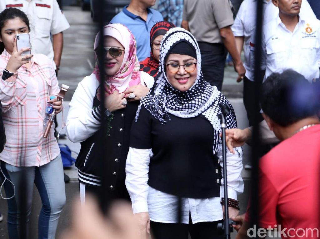 Ngamuk di Jatinegara, Anak Elvy Sukaesih Diduga Gangguan Jiwa